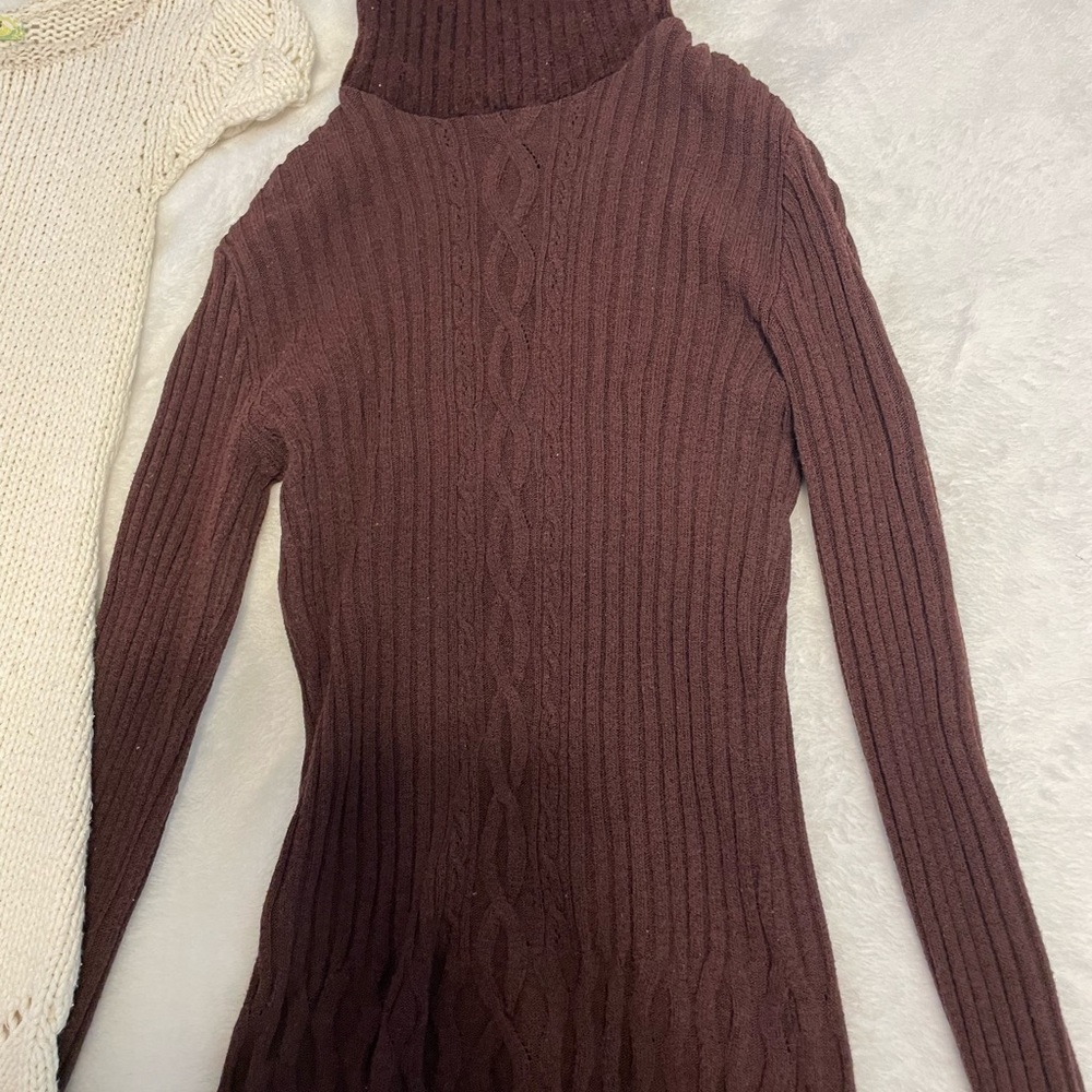 Sweaters - Picture 2 of 3